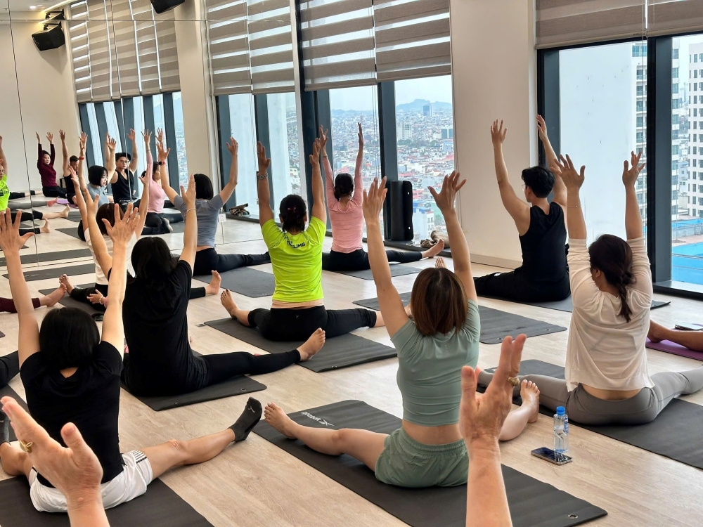 Môi trường tập luyện lành mạnh của lớp yoga tại Diamond Crown Hải Phòng Môi trường tập luyện lành mạnh của lớp yoga tại Diamond Crown Hải Phòng
